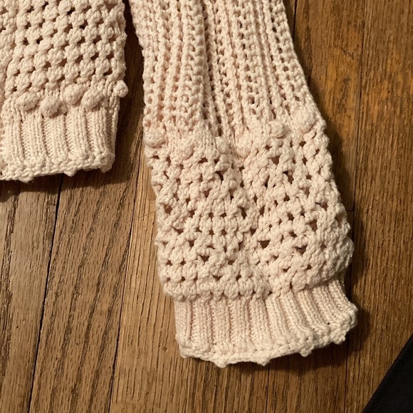 Cream beige knit crop oversized with chunky buttons. - Picture 3 of 6